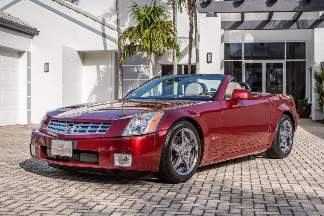 2006 Cadillac XLR - Image 2 of 31