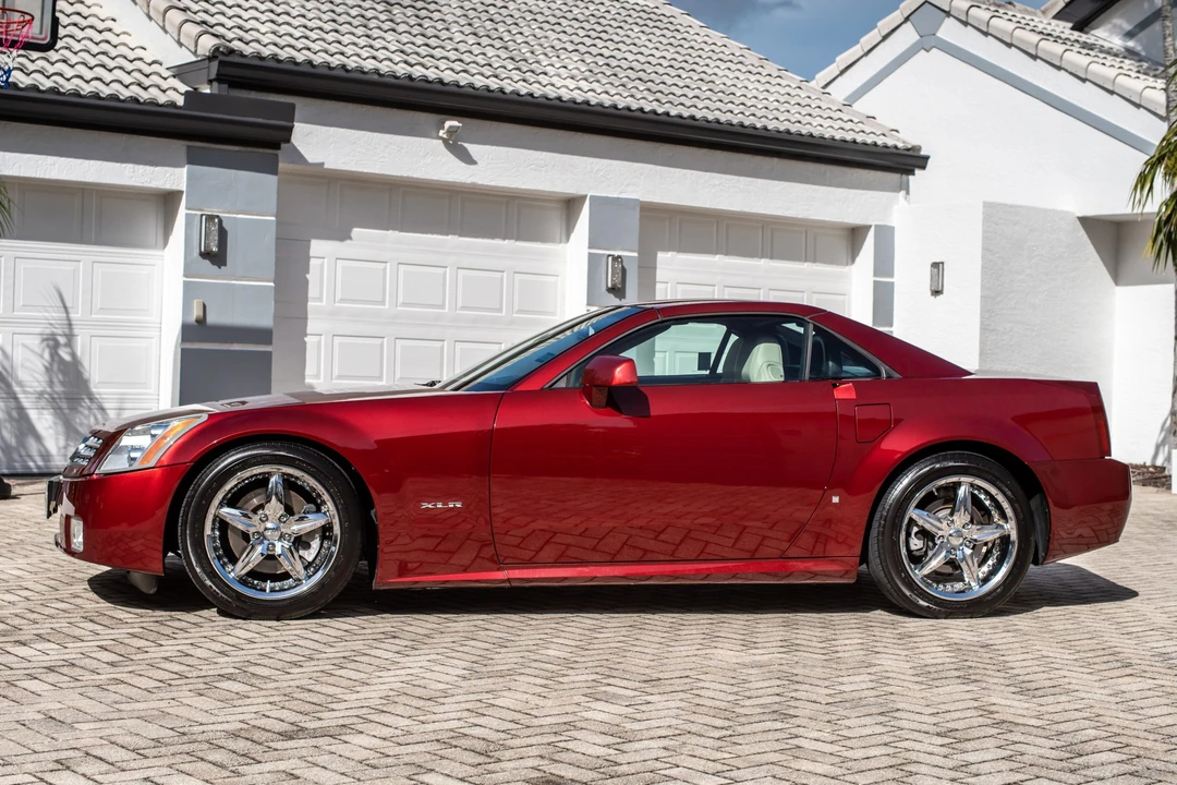 2006 Cadillac XLR - Image 17 of 31
