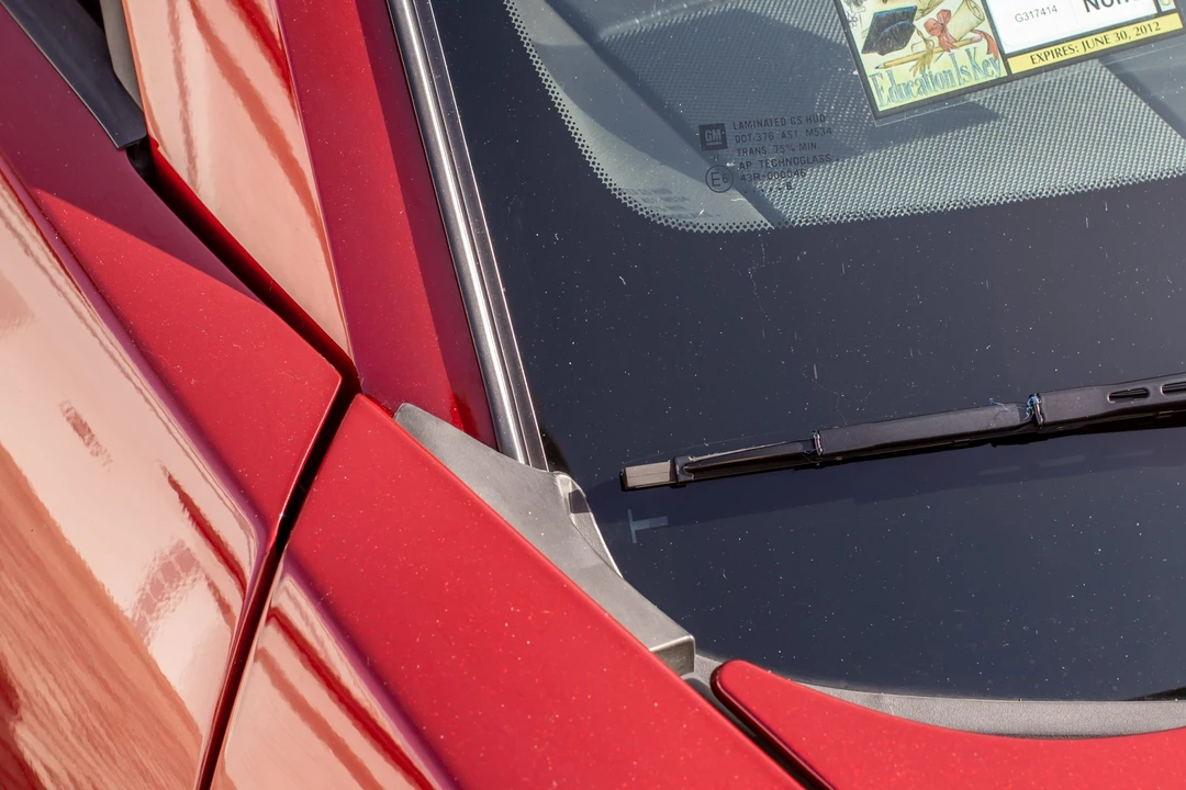 2006 Cadillac XLR - Image 28 of 31