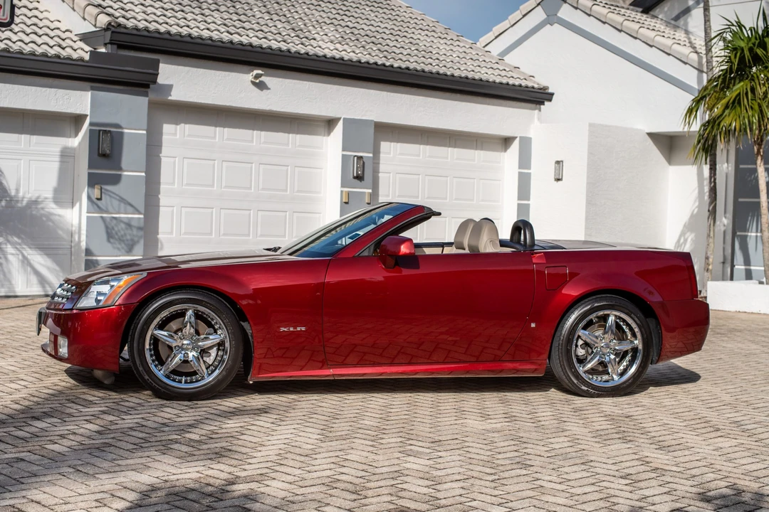 2006 Cadillac XLR - Image 9 of 31