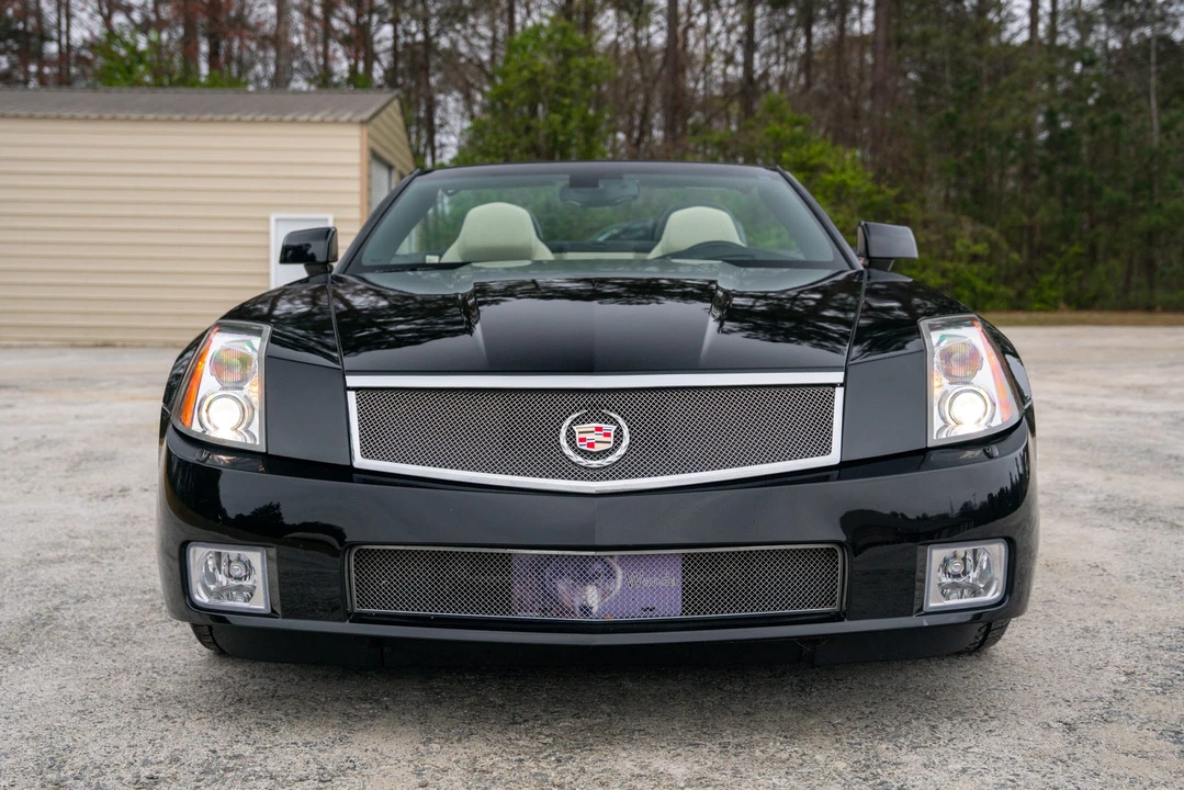 2006 Cadillac XLR-V - Image 19 of 31