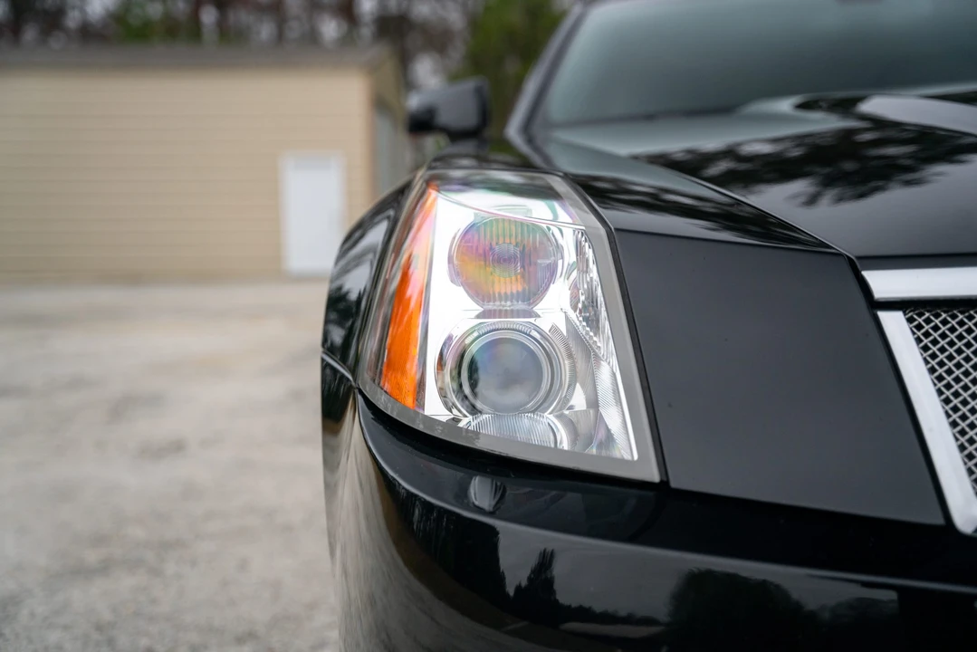 2006 Cadillac XLR-V - Image 24 of 31