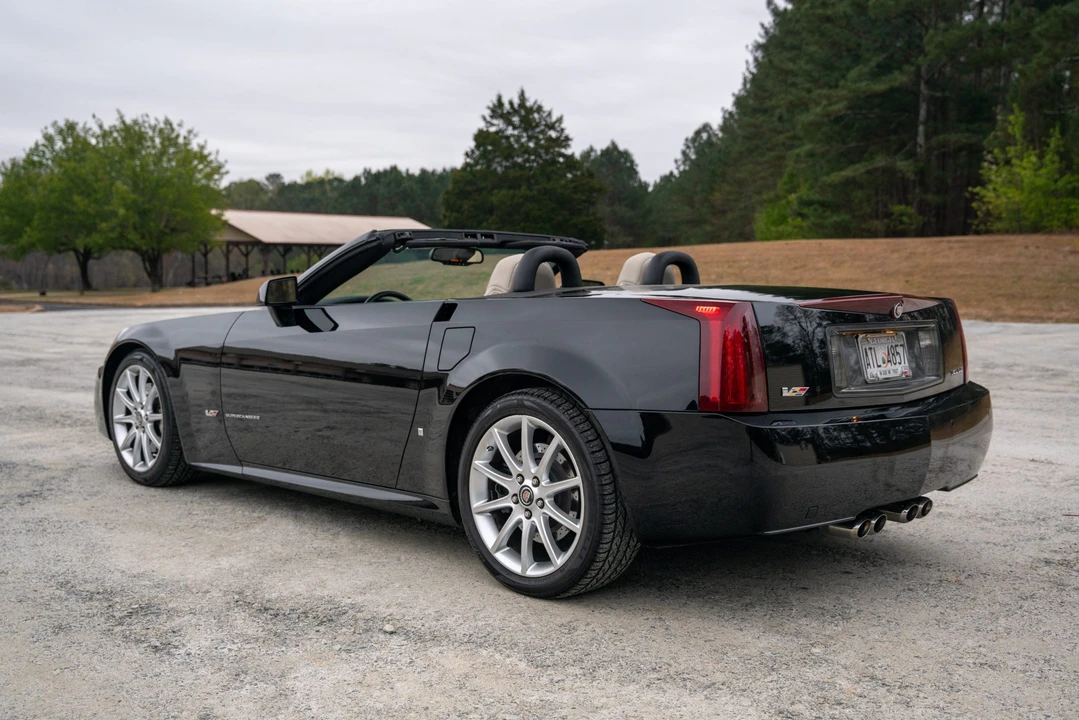 2006 Cadillac XLR-V - Image 14 of 31