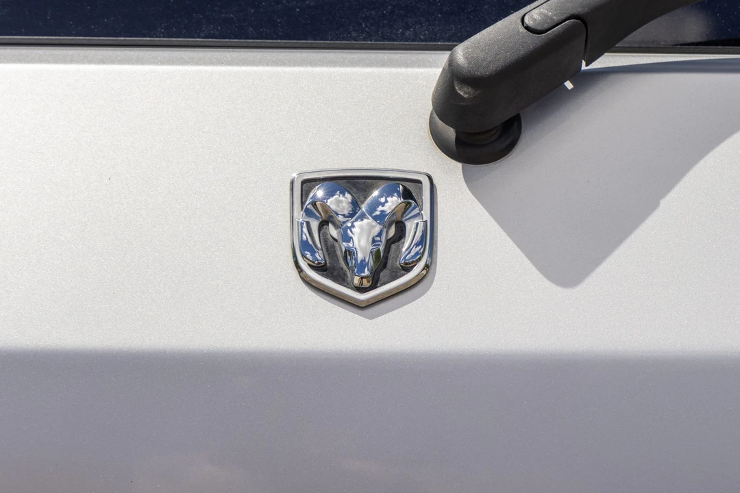 2006 Dodge Magnum SRT8 2nd Gen - Image 24 of 31