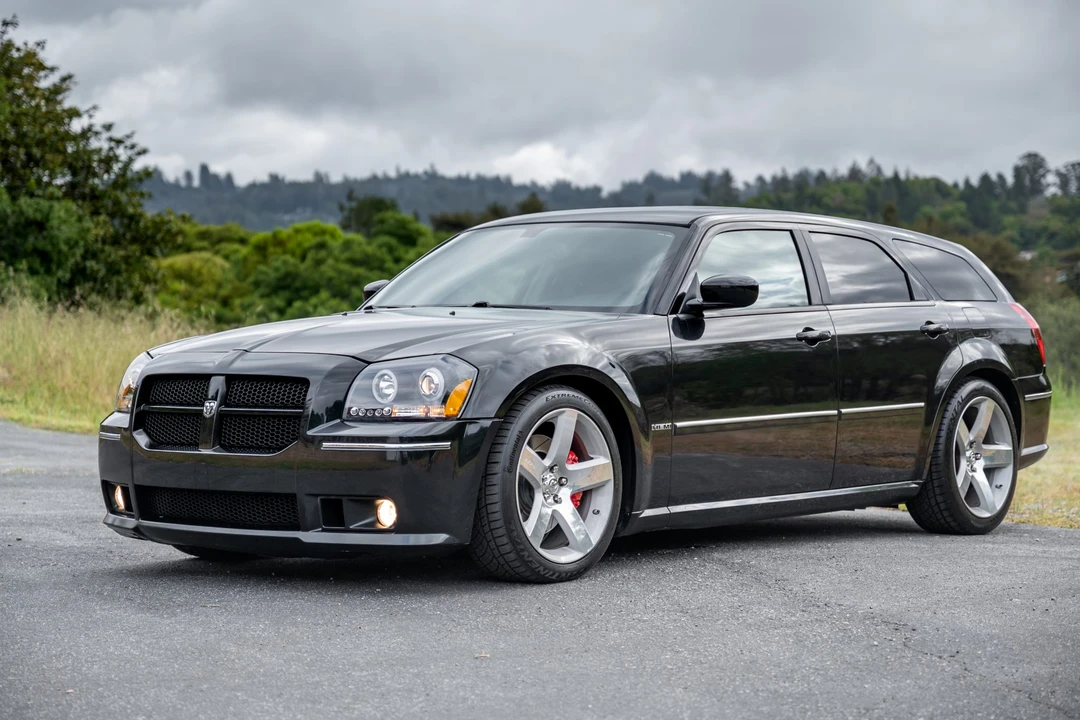 2006 Dodge Magnum SRT8 2nd Gen - Image 2 of 31