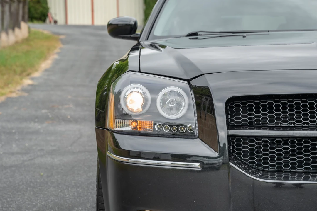 2006 Dodge Magnum SRT8 2nd Gen - Image 16 of 31