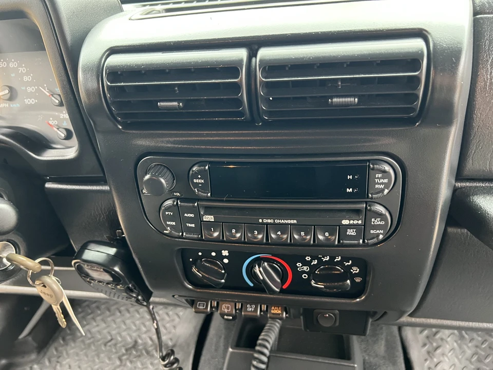 2006 Jeep TJ Wrangler - Image 30 of 31