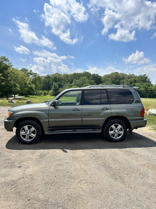 2006 Lexus LX 2nd Gen - Image 2 of 31