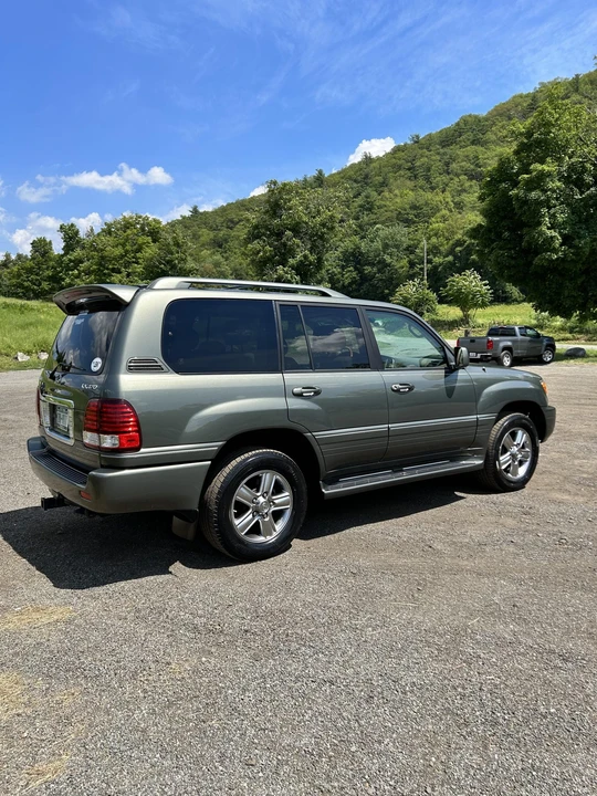 2006 Lexus LX 2nd Gen - Image 7 of 31