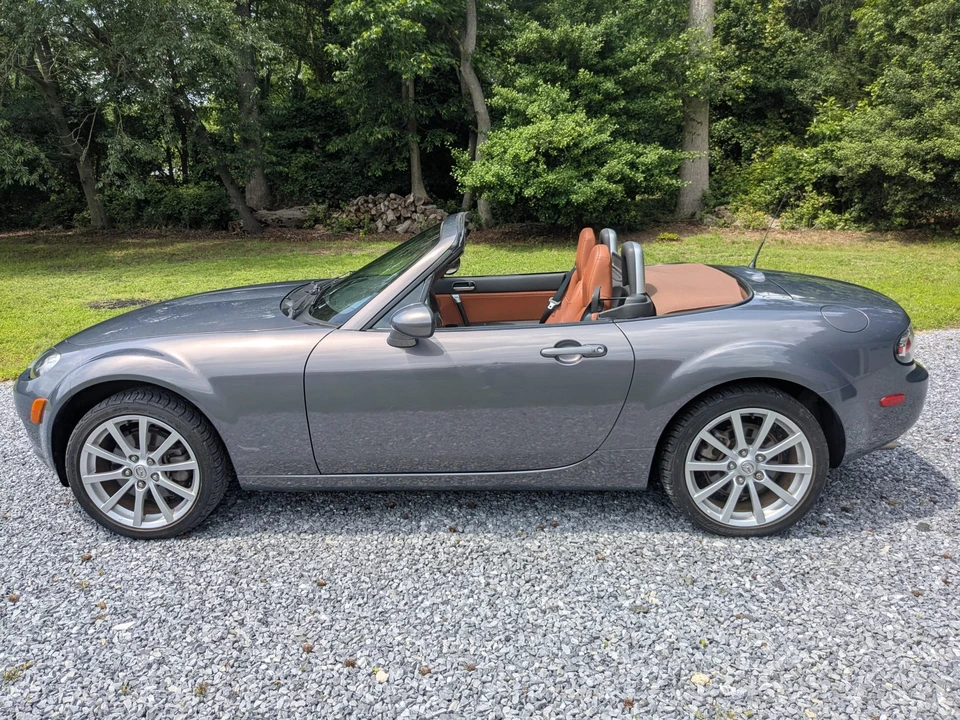 2006 Mazda NC MX-5 Miata - Image 2 of 31