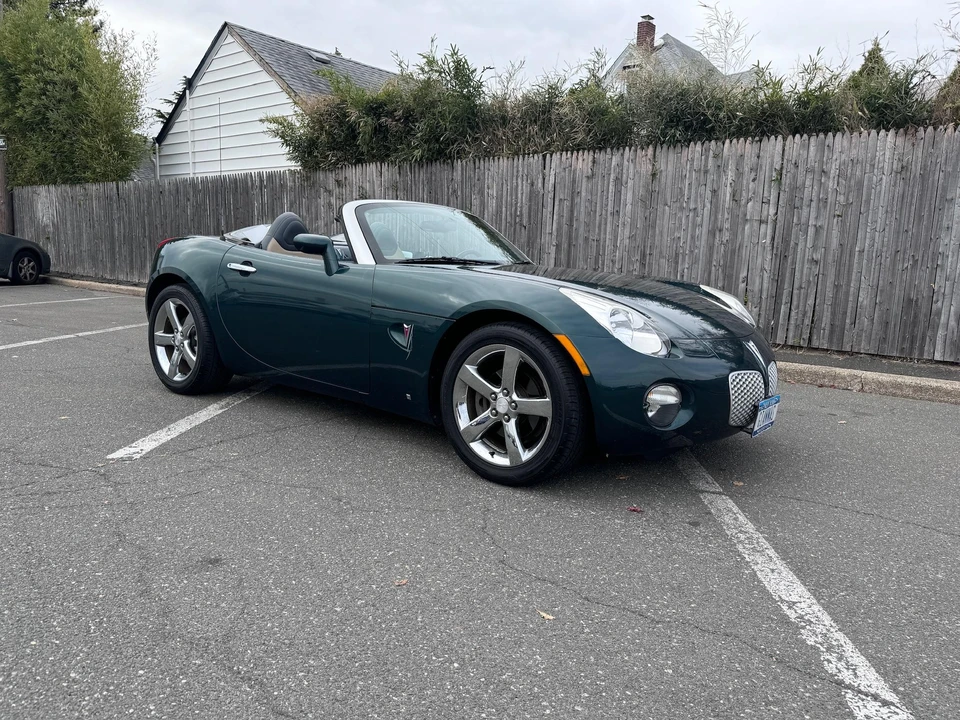 2006 Pontiac Solstice - Image 2 of 31