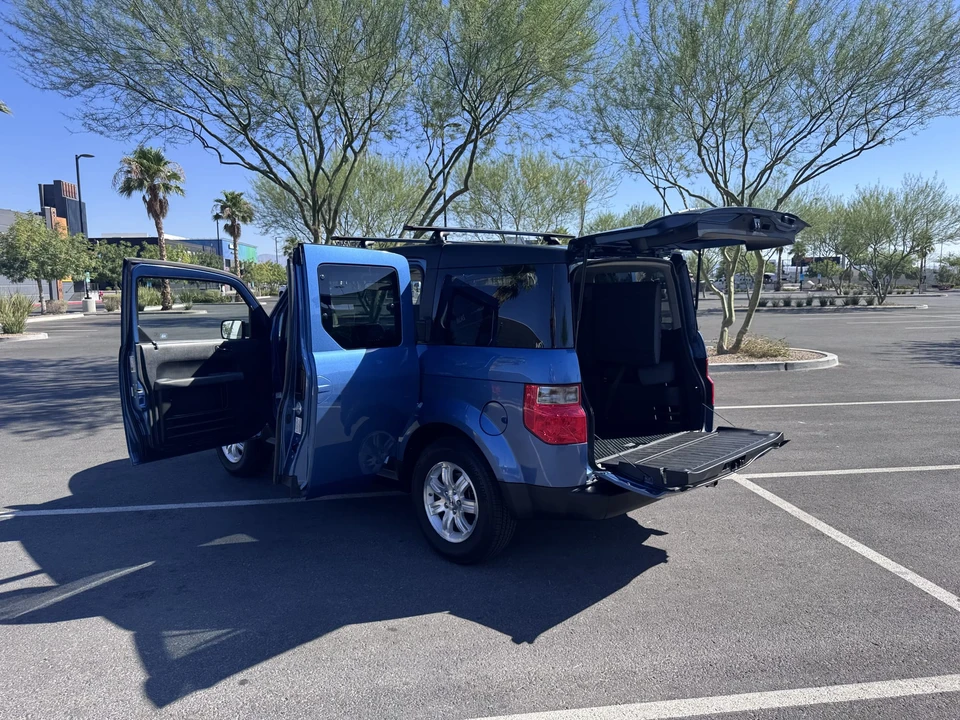 2007 Honda Element - Image 25 of 31