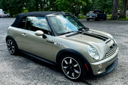 2007 Mini Cooper S Convertible Sidewalk