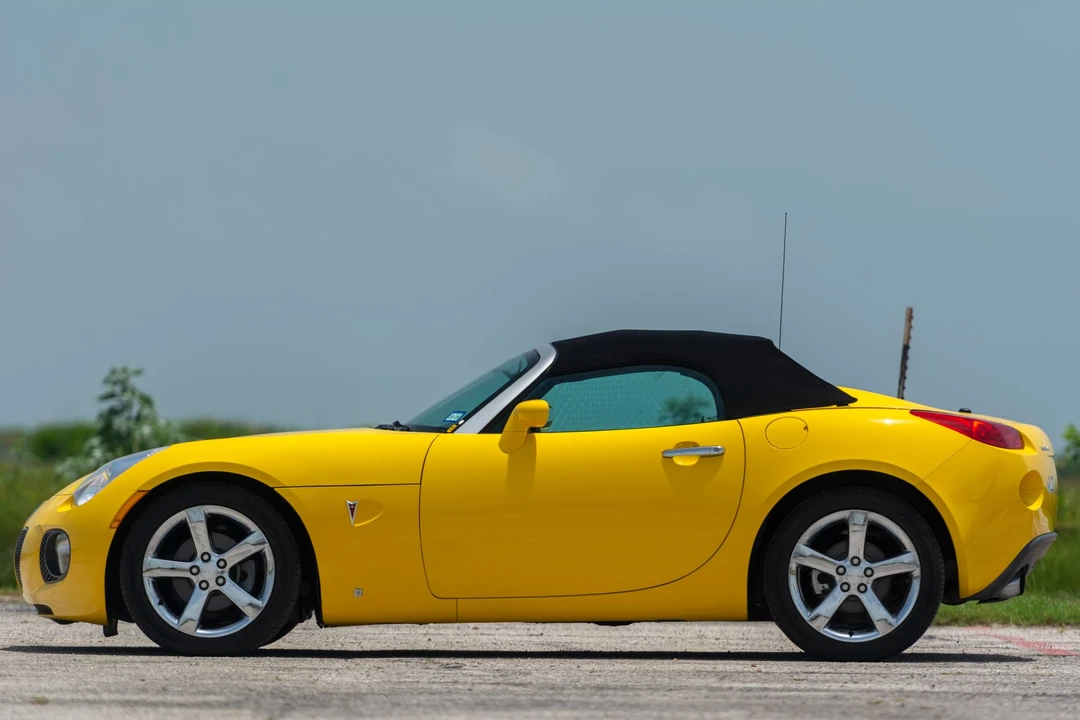 2007 Pontiac Solstice GXP - Image 16 of 31