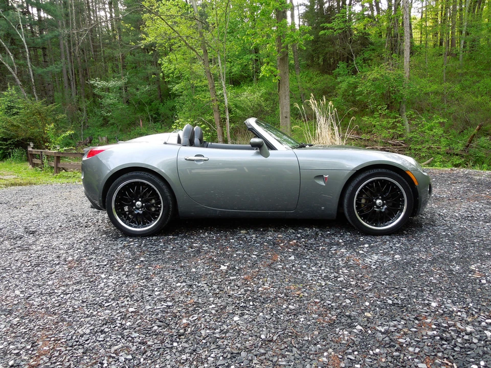 2007 Pontiac Solstice GXP - Image 9 of 31