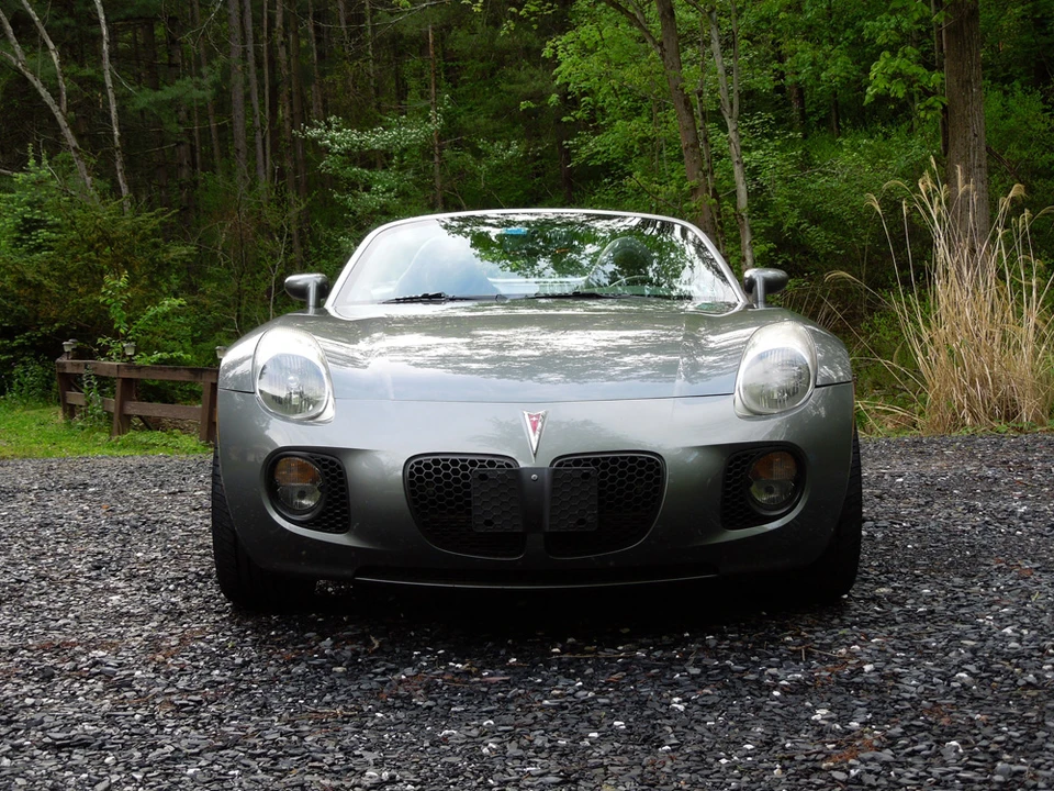 2007 Pontiac Solstice GXP - Image 2 of 31