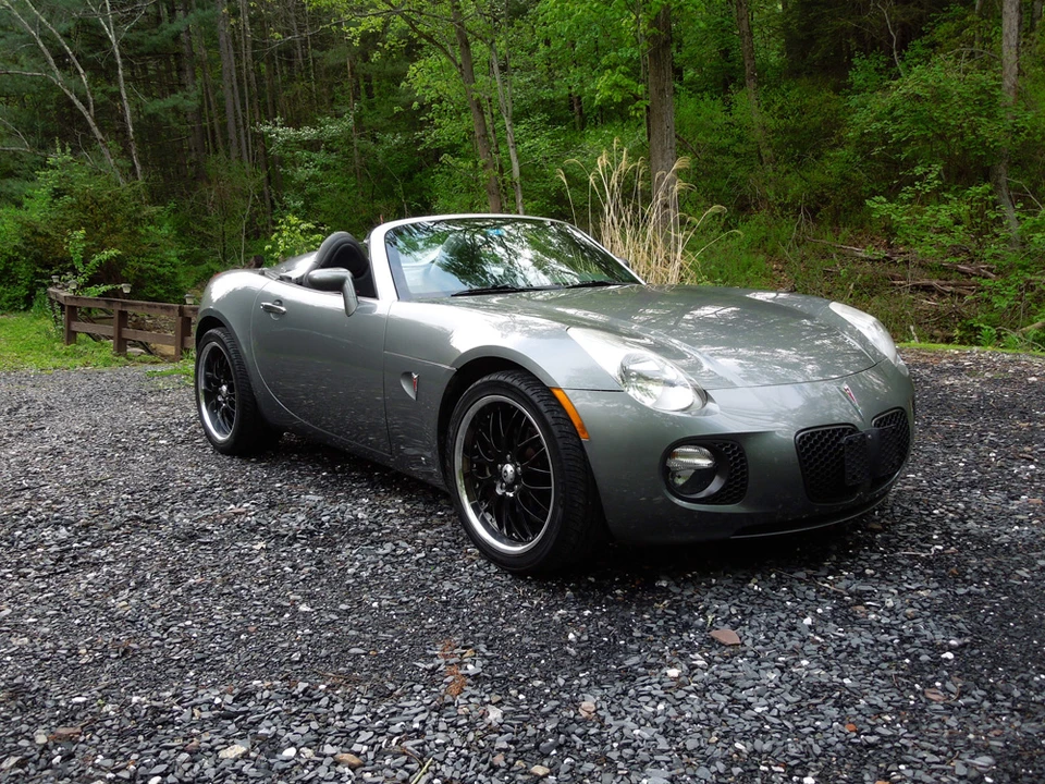 2007 Pontiac Solstice GXP - Image 10 of 31