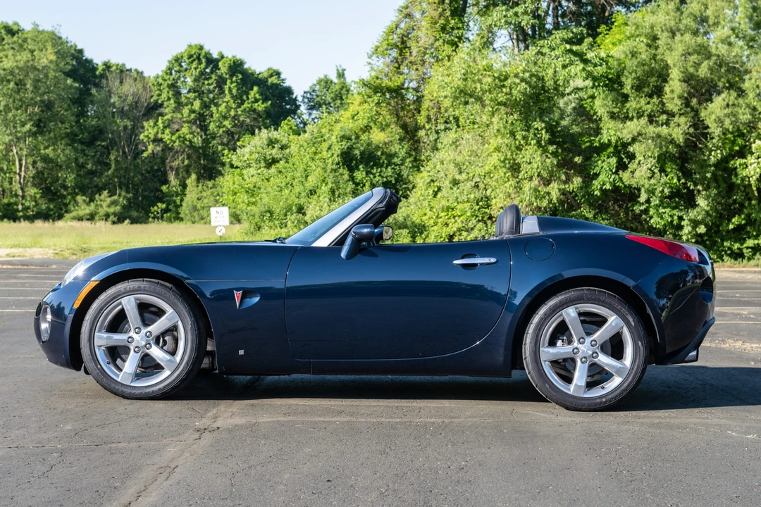 2007 Pontiac Solstice GXP - Image 10 of 31