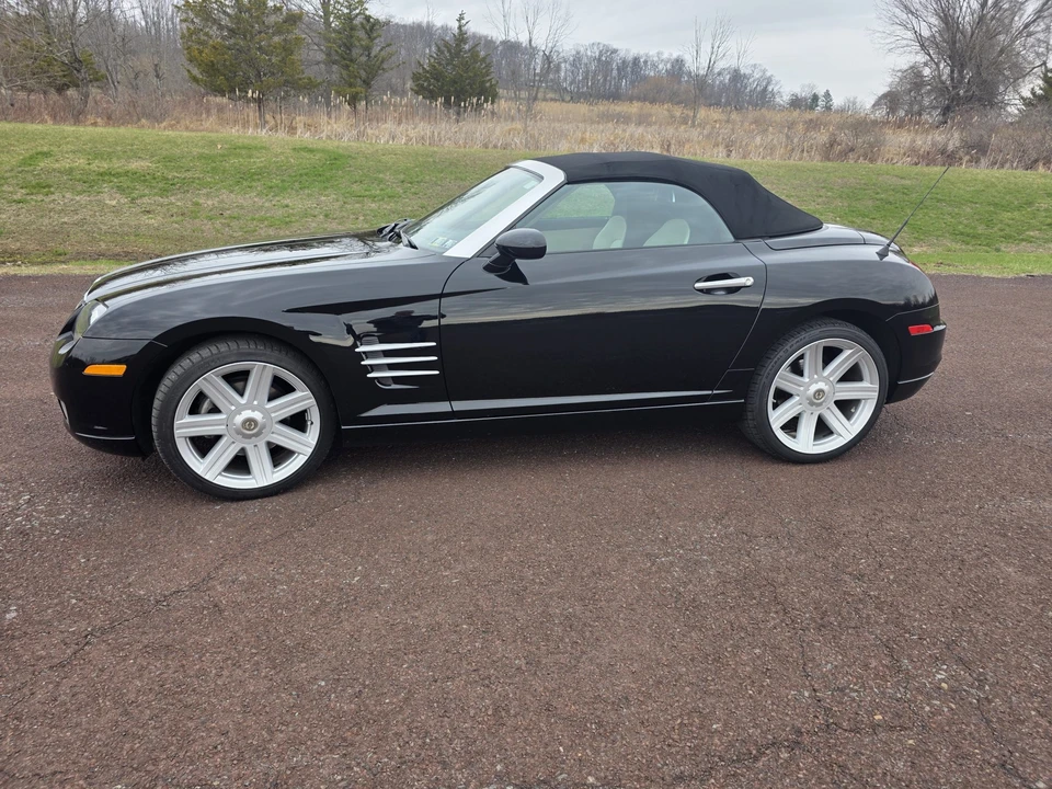 2008 Chrysler Crossfire - Image 16 of 31