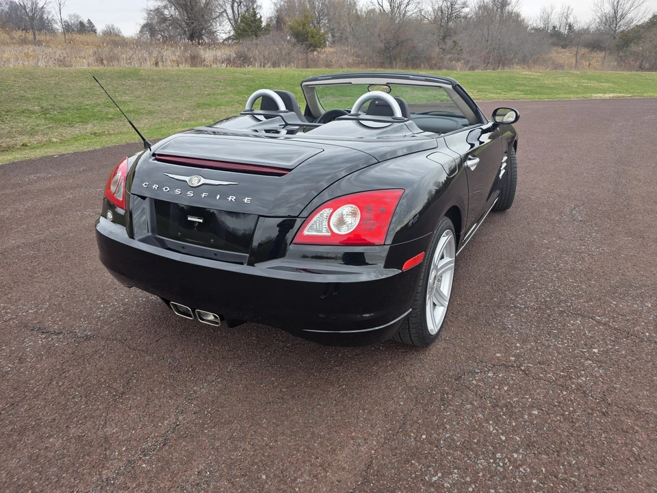 2008 Chrysler Crossfire - Image 10 of 31