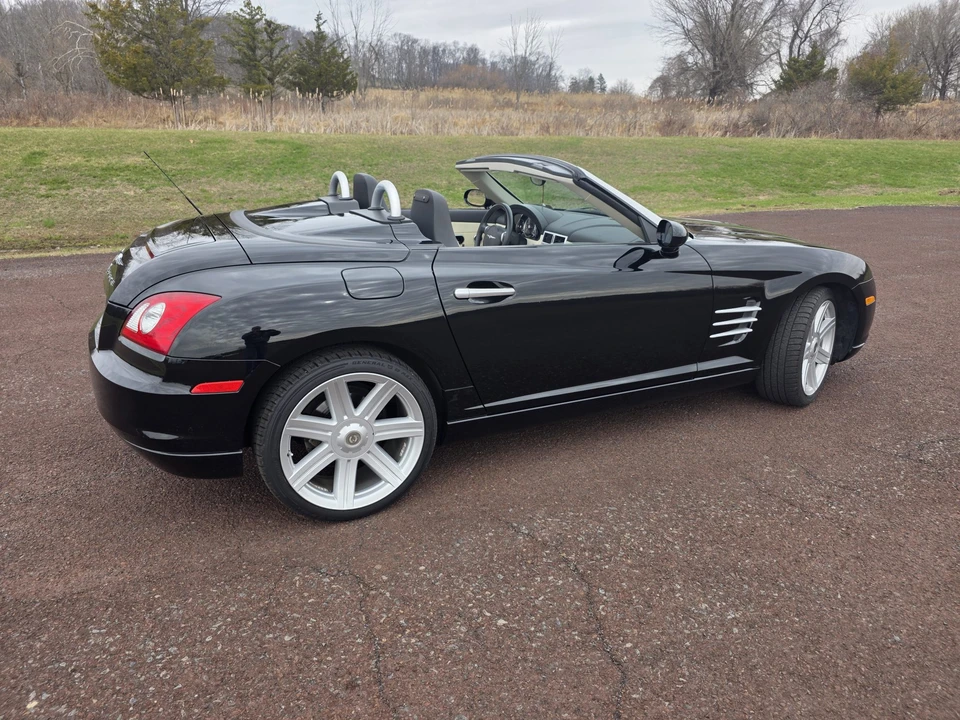 2008 Chrysler Crossfire - Image 9 of 31