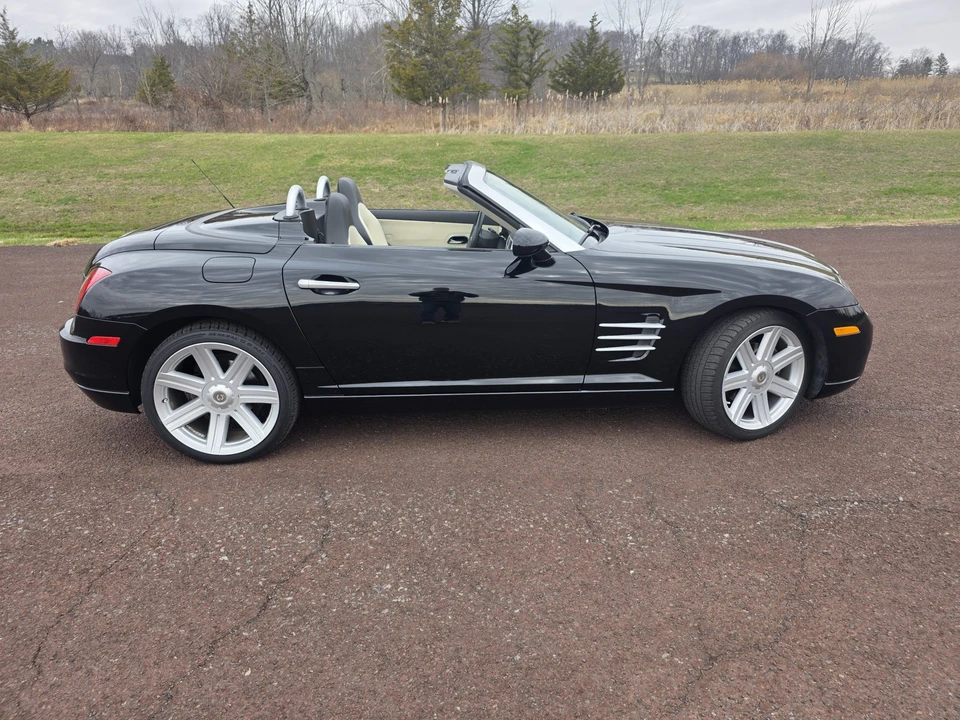 2008 Chrysler Crossfire - Image 8 of 31