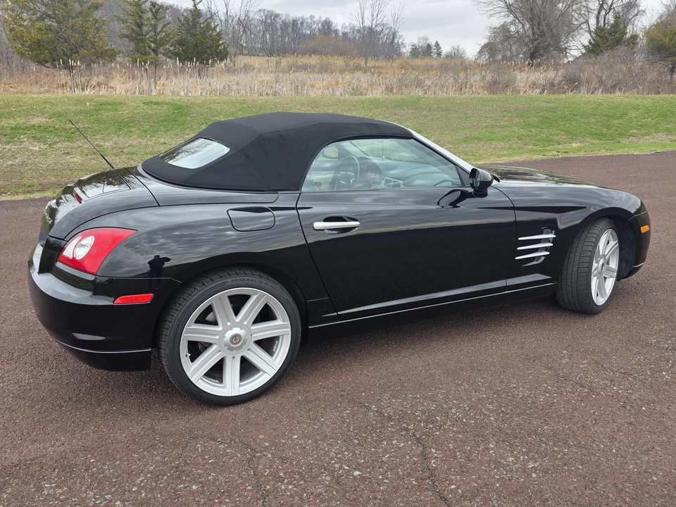 2008 Chrysler Crossfire - Image 28 of 31