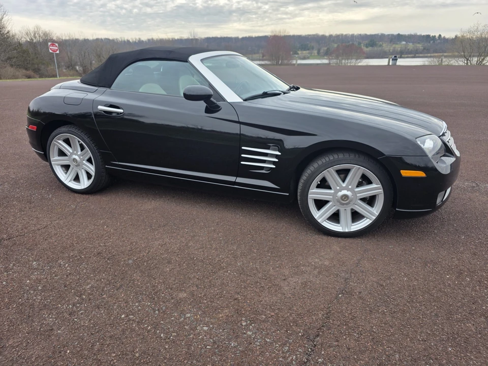 2008 Chrysler Crossfire - Image 25 of 31