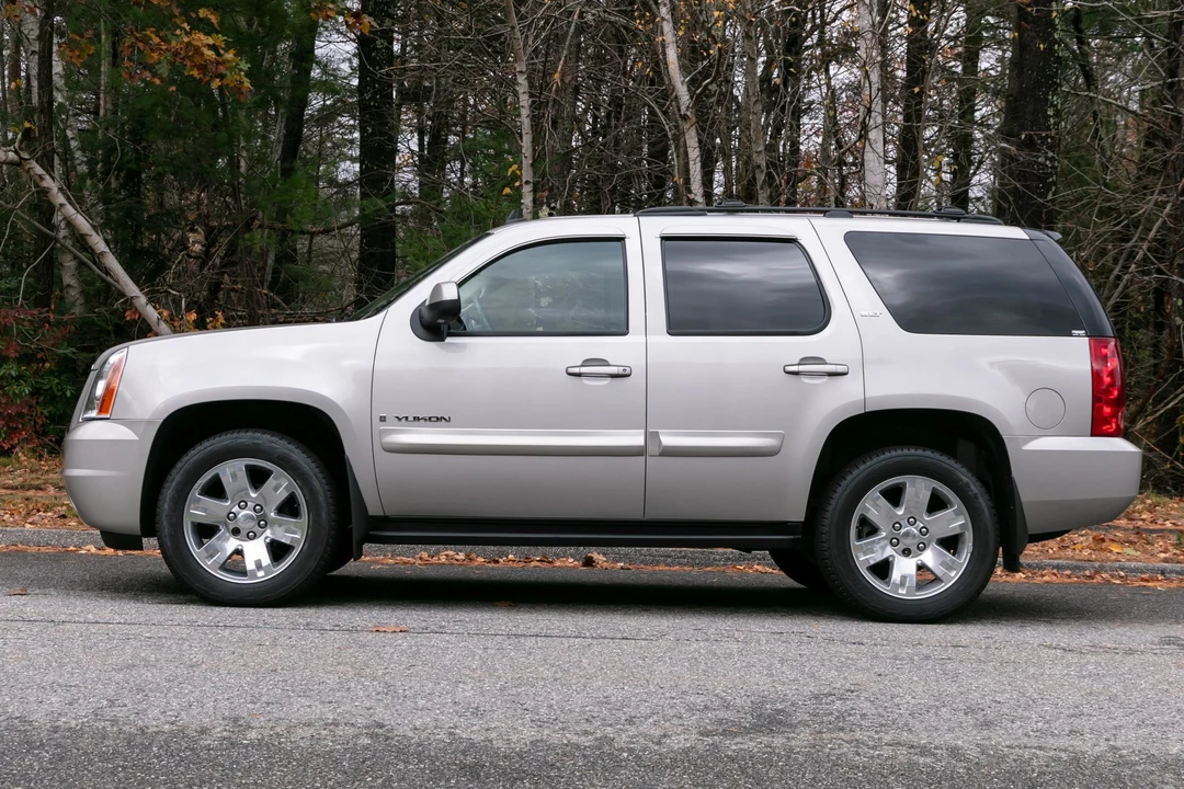 2008 GMC Yukon 3rd Gen - Image 3 of 31