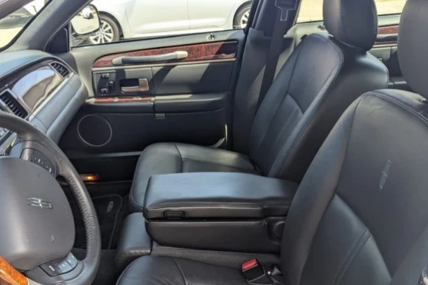 2008 Lincoln Town Car - Image 4 of 8