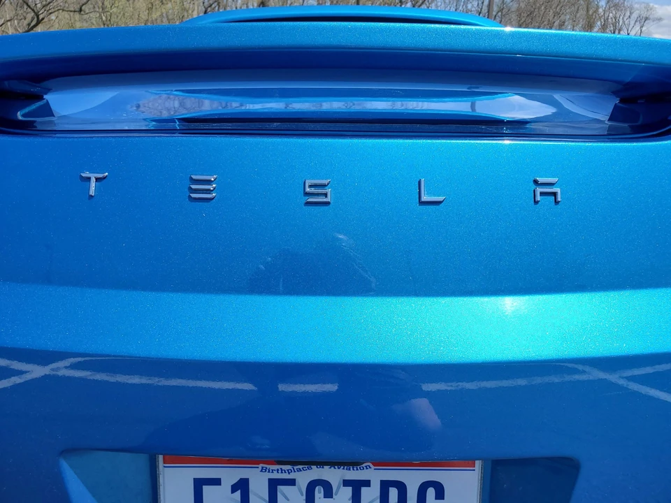 2008 Tesla Roadster - Image 24 of 31