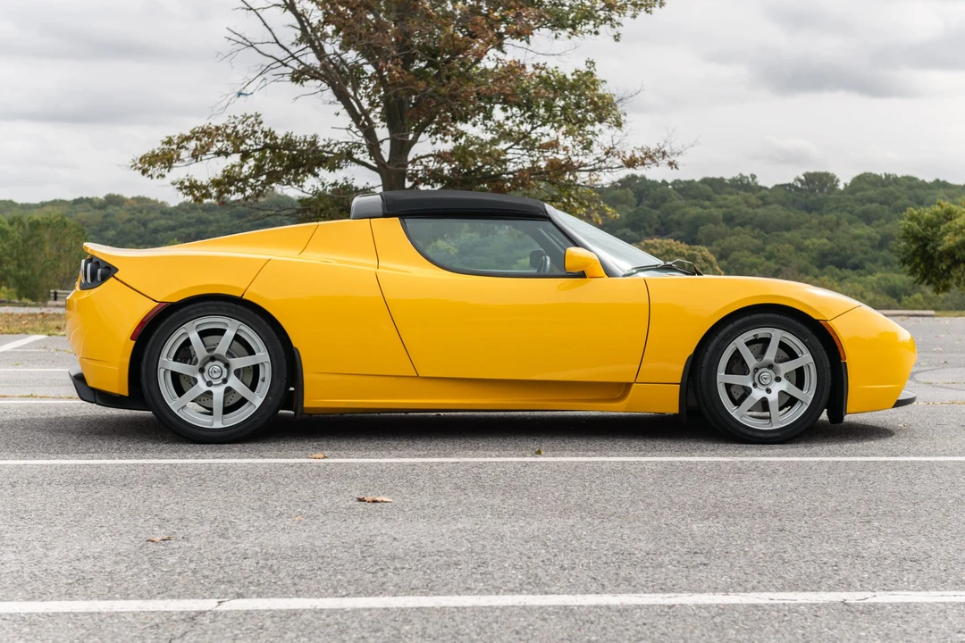 2008 Tesla Roadster - Image 11 of 31