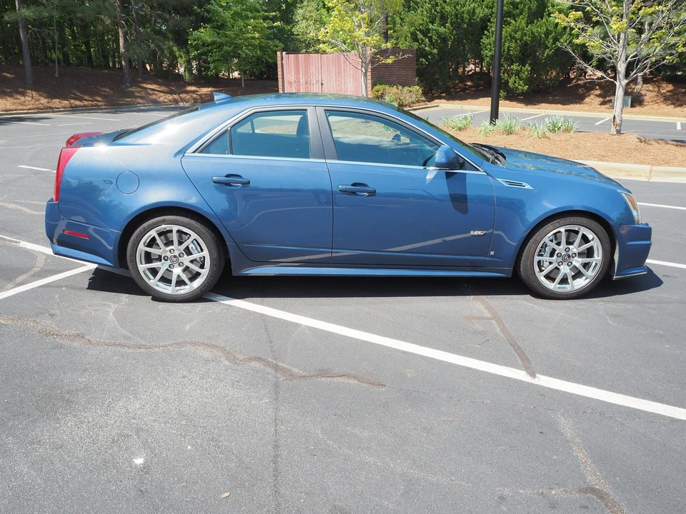 2009 Cadillac CTS-V 2nd Gen - Image 9 of 31