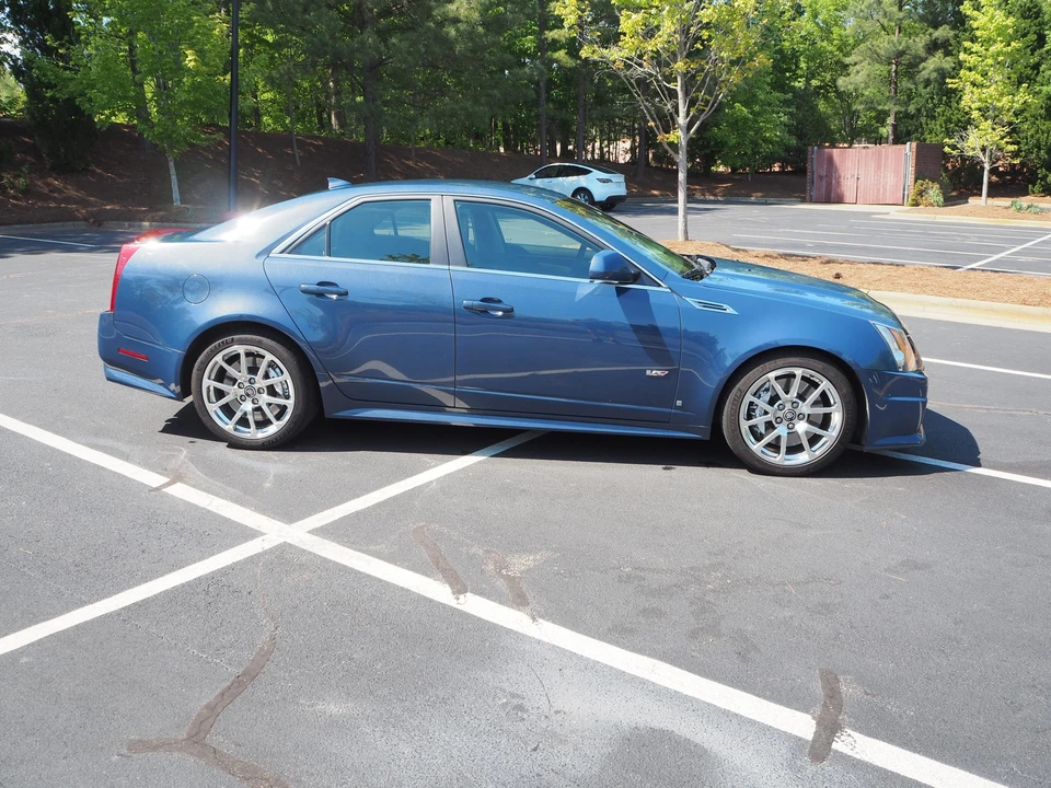 2009 Cadillac CTS-V 2nd Gen - Image 8 of 31