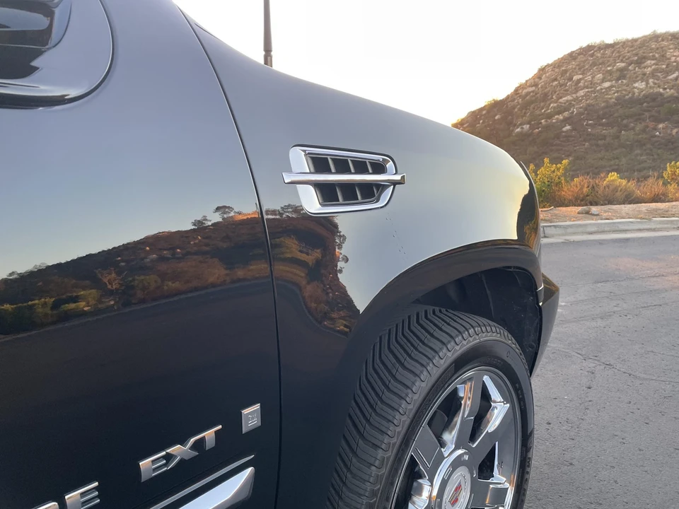 2009 Cadillac Escalade & EXT 3rd Gen - Image 15 of 31