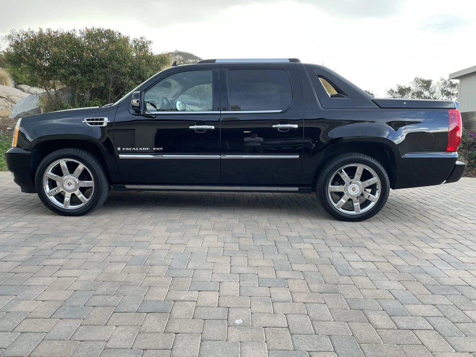 2009 Cadillac Escalade & EXT 3rd Gen - Image 7 of 31