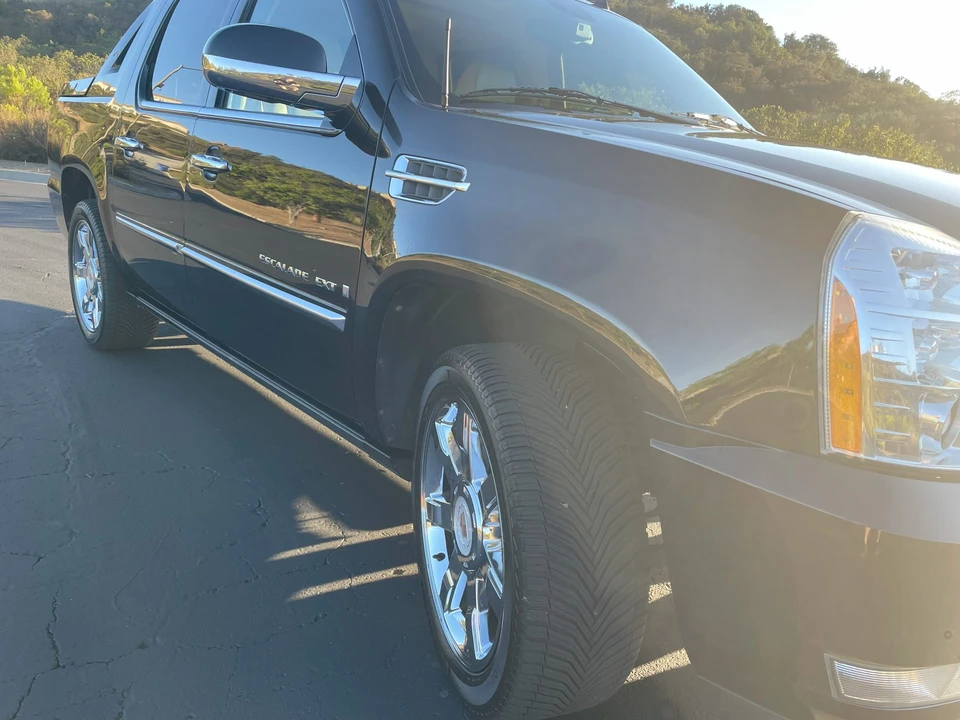 2009 Cadillac Escalade & EXT 3rd Gen - Image 11 of 31
