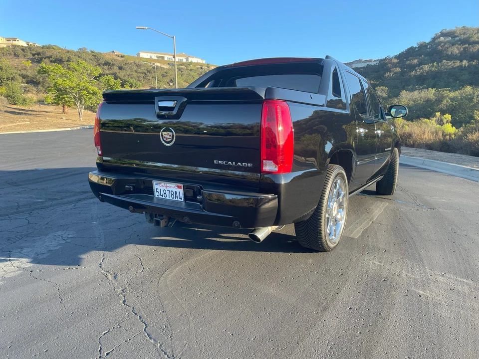 2009 Cadillac Escalade & EXT 3rd Gen - Image 5 of 31