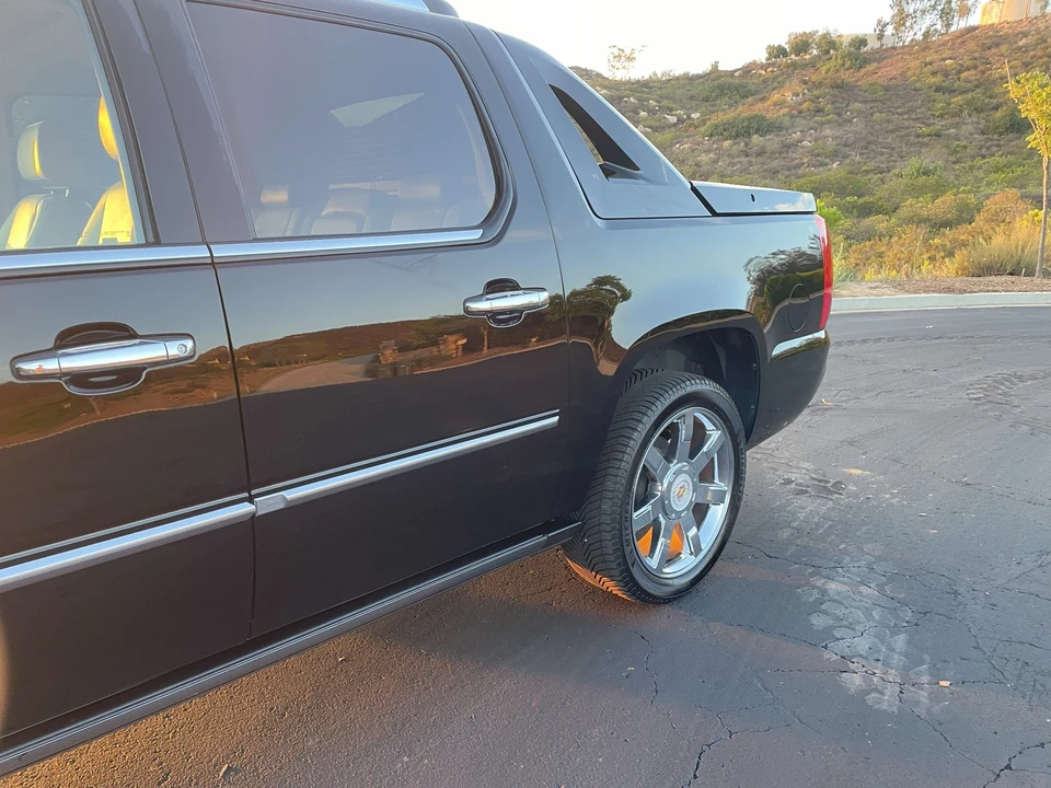 2009 Cadillac Escalade & EXT 3rd Gen - Image 28 of 31