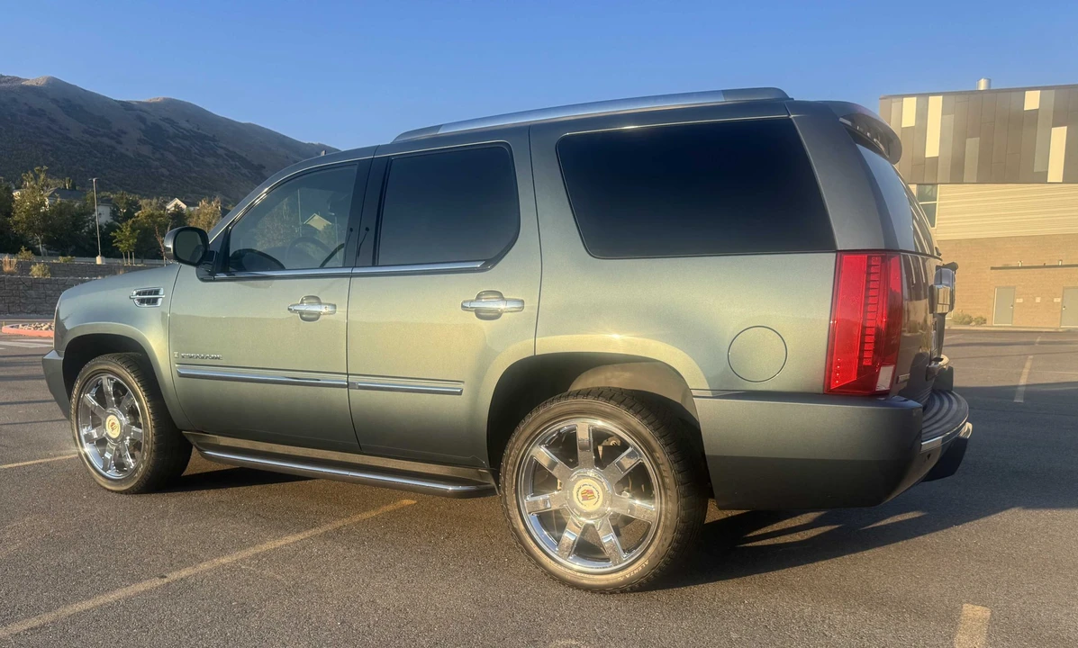 2009 Cadillac Escalade & EXT 3rd Gen - Image 10 of 31