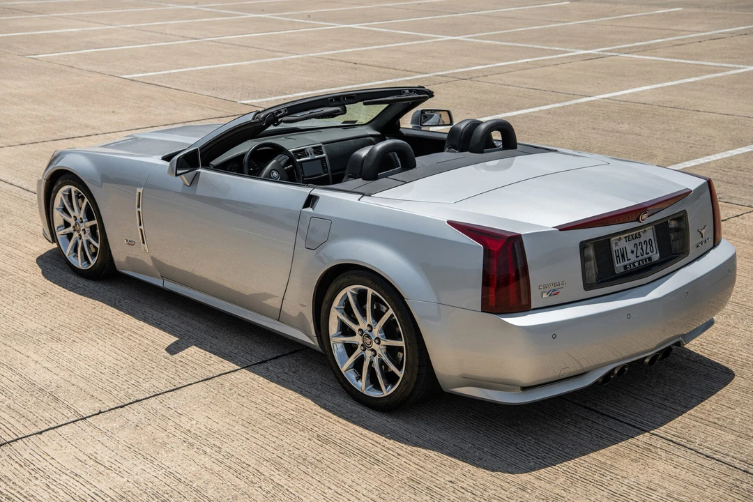 2009 Cadillac XLR-V - Image 18 of 31