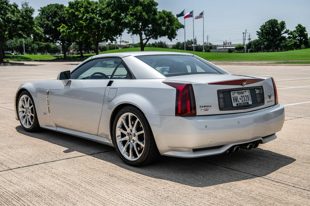 2009 Cadillac XLR-V - Image 8 of 31