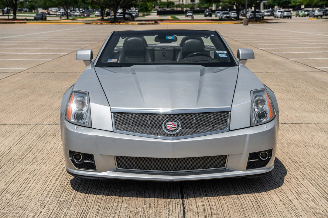 2009 Cadillac XLR-V - Image 12 of 31