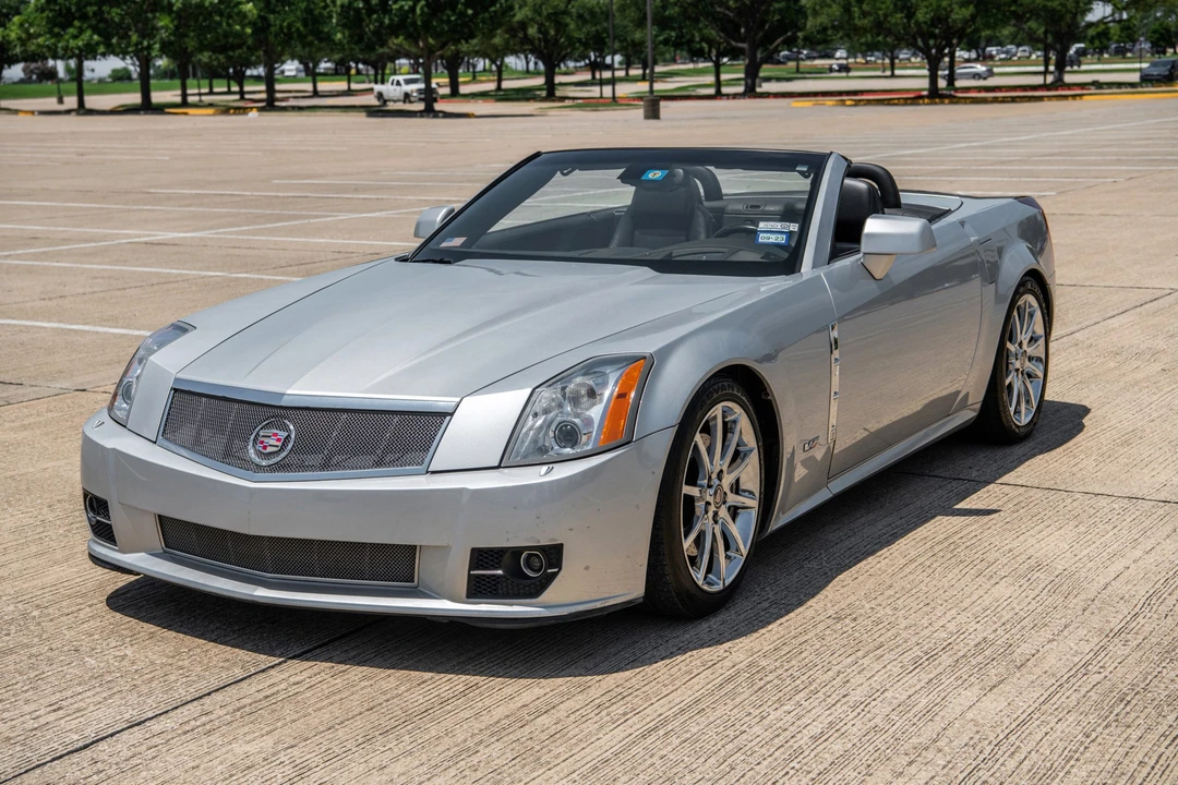 2009 Cadillac XLR-V - Image 11 of 31