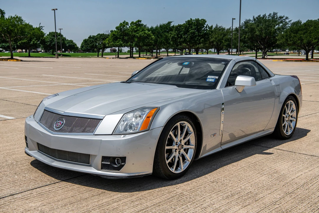 2009 Cadillac XLR-V - Image 3 of 31