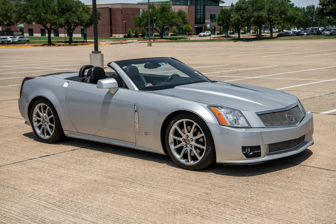 2009 Cadillac XLR-V - Image 14 of 31