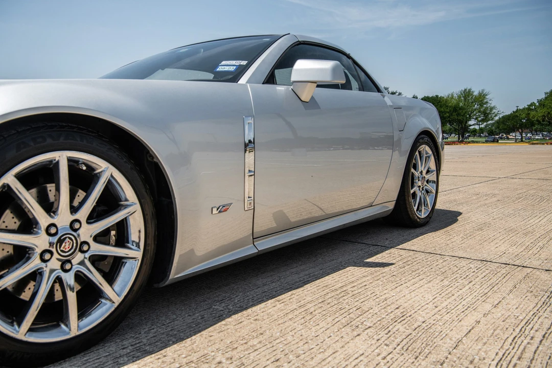 2009 Cadillac XLR-V - Image 20 of 31