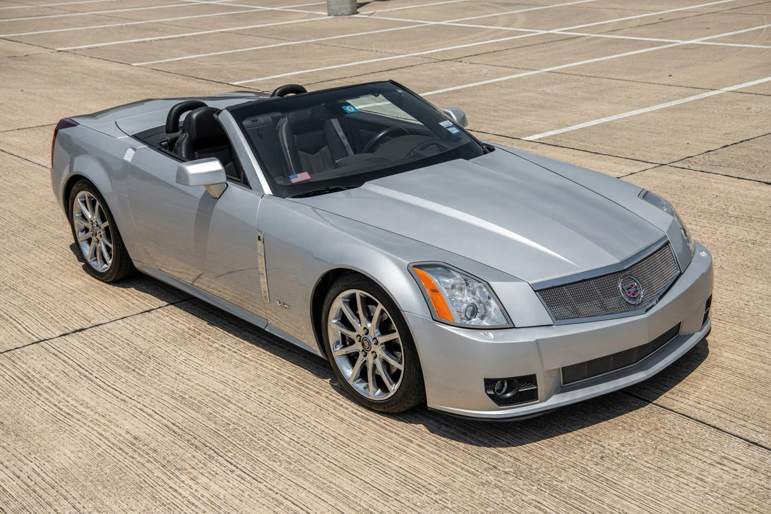 2009 Cadillac XLR-V - Image 13 of 31