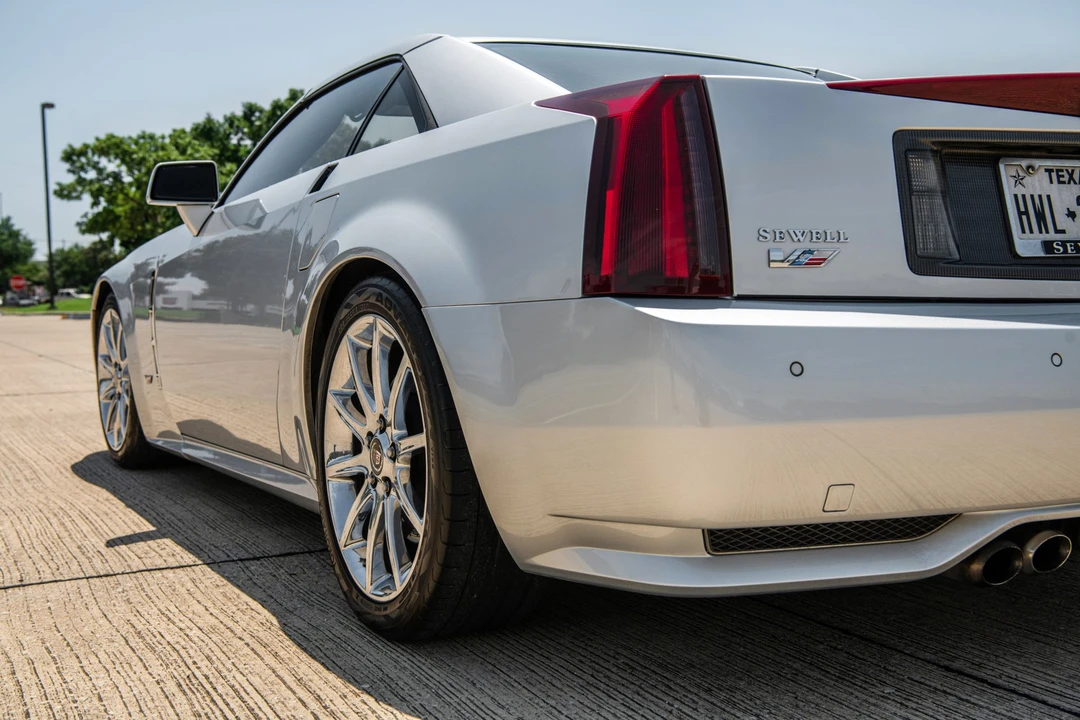 2009 Cadillac XLR-V - Image 21 of 31