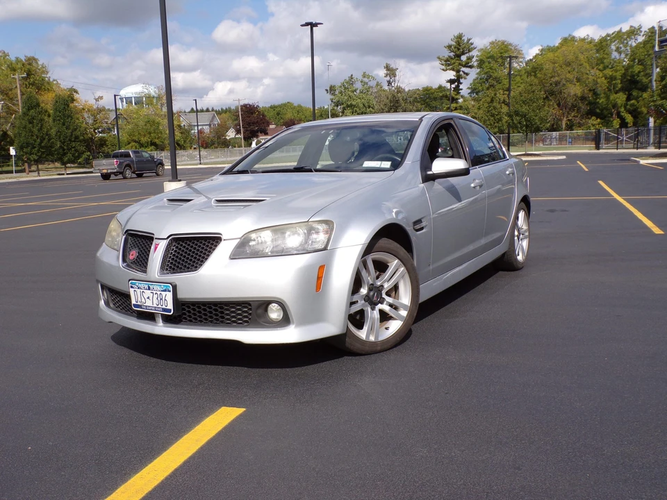 2009 Pontiac G8 - Image 2 of 31